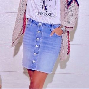 AE High Waist Button Up Jean Distressed Bottom Skirt sz 4
